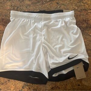 Nike Shorts Women’s M - New with Tags